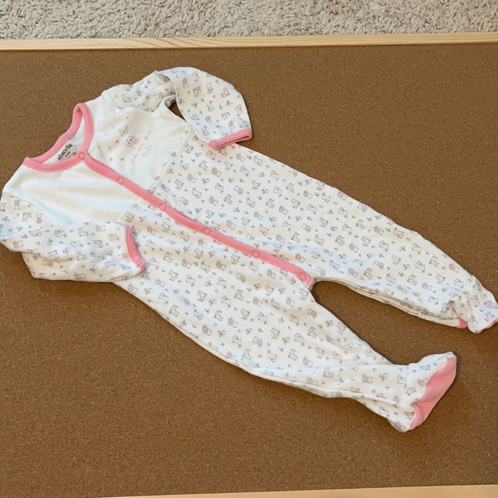 Baby sleeper with footsies
